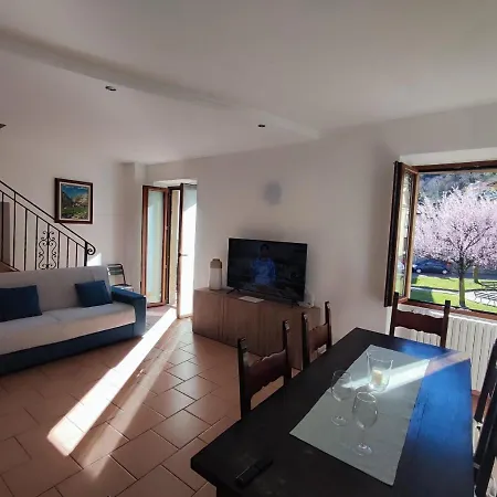 Como Lake Limonta Apartment